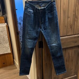 Dark Wash Women’s mid rise SkinnyJeans